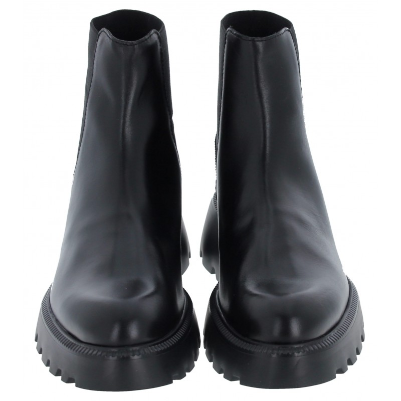 Wonders C 7203 ankle boots in black leather